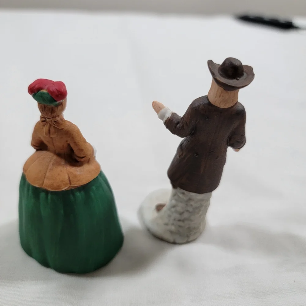 Enesco Williamsburg Village Figurines Man Woman Vintage Colonial Pair